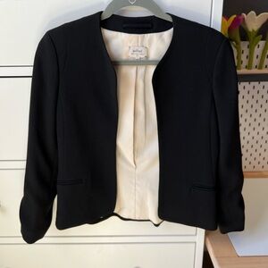 NWOT Aritzia Wildfred Black Exquis Crepe Blazer 2